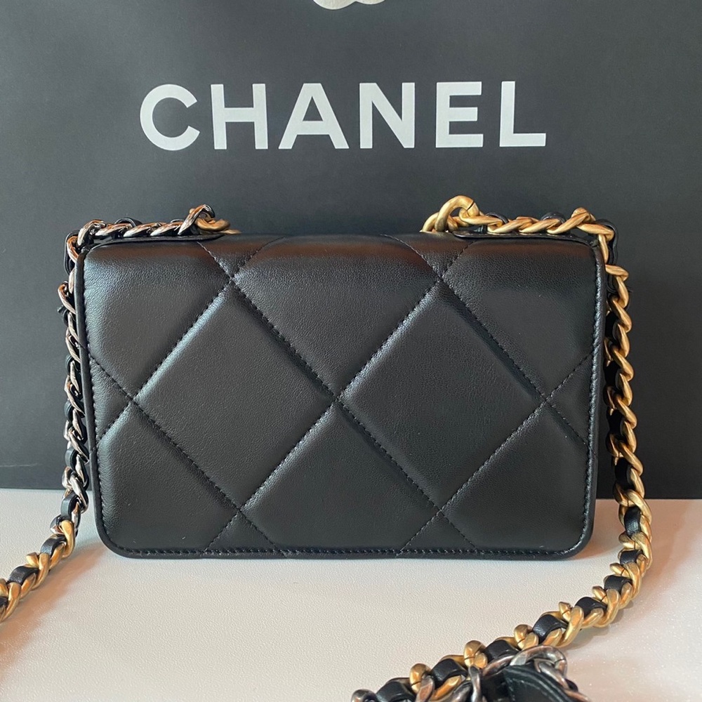 Chanel 19 microchip - Picture 2 of 5